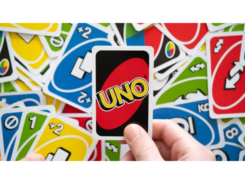 Lá phù thủy đảo ngược tình thế tại Uno